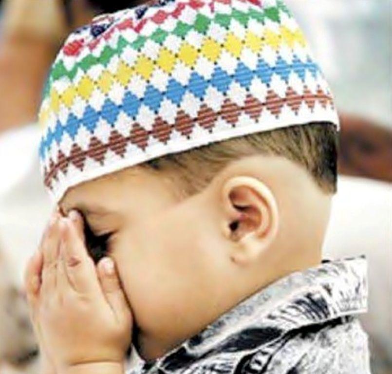 Muslim Babies Praying Photos – Islamic Baby Kids Wallpapers | 9 HD
