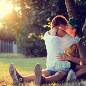 download Kissing Couple Wallpapers, Pictures, Images
