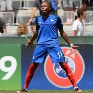 download https://www.lamula.fr/pepites-football-2-kylian-mbappe/ #Mbappé …