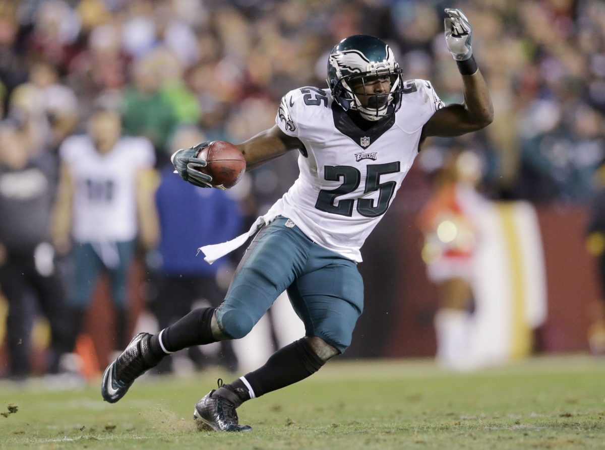Eagles to trade running back McCoy to Buffalo for Alonso | The Japan …