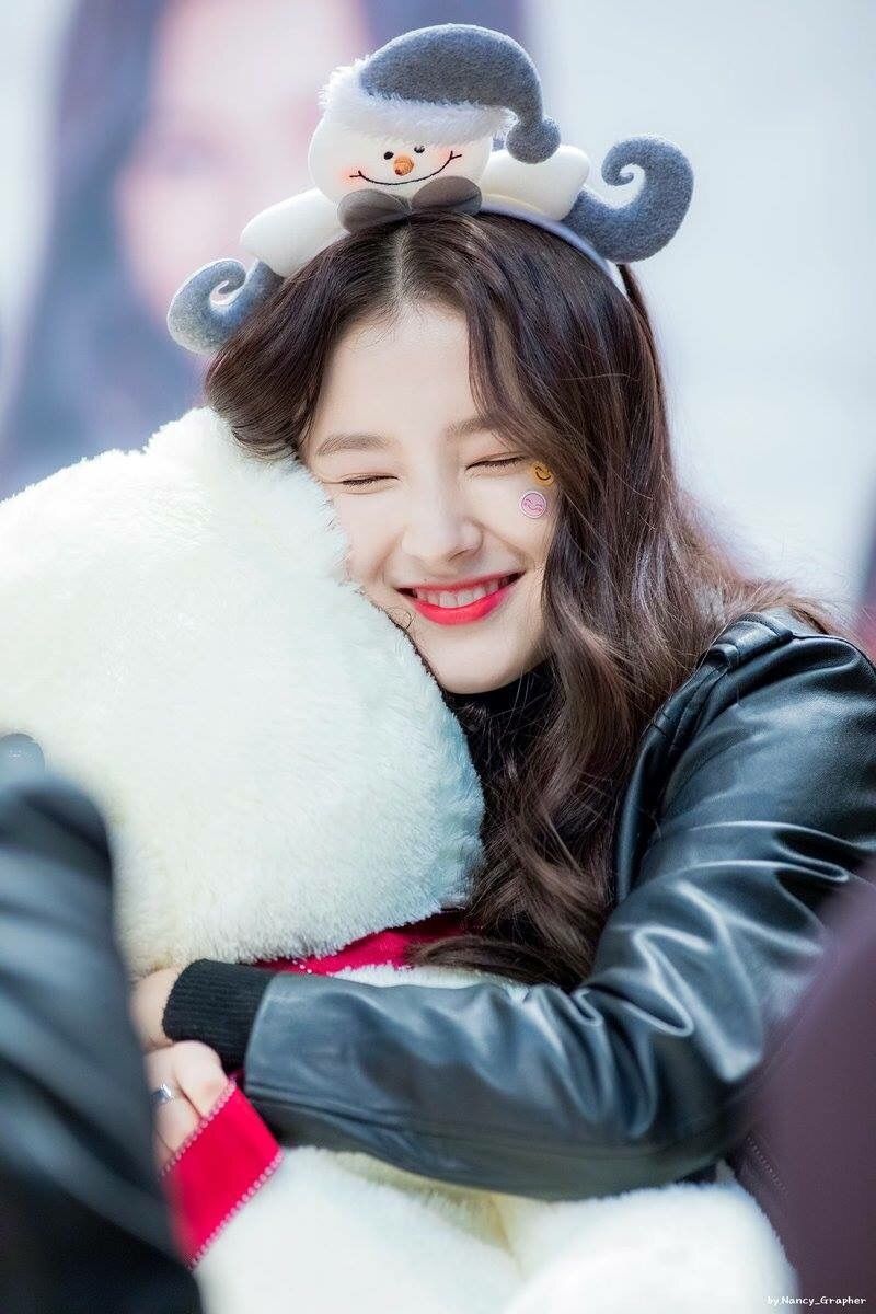 26 images about MOMOLAND 。Nancy on We Heart It | See more about …