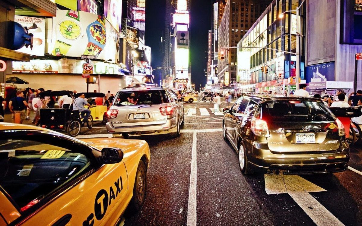 New York City Traffic at Night Wallpaper « Wallpaperz.