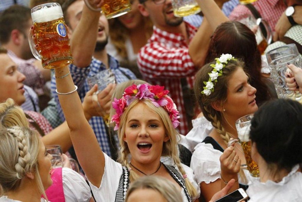 Oktoberfest Arrives HD Wallpaper | Celebrations Wallpapers