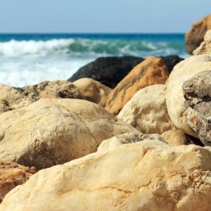 download Beach Rocks Wallpapers High Resolution > Minionswallpaper
