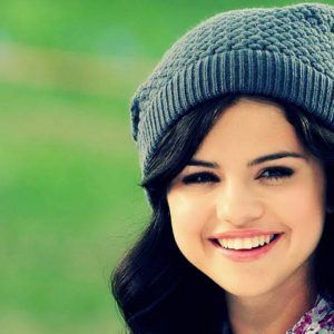 download Selena Gomez Smile Wallpaper 39785 in Celebrities F – Telusers.com