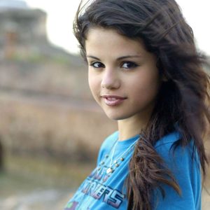 download Selena Gomez Cool HD Wallpapers Picture on ScreenCrot.