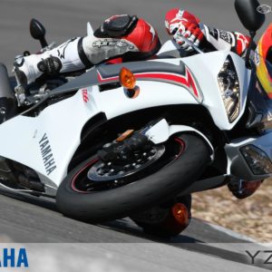 download 2009 Yamaha YZF-R6 Comparison – Motorcycle USA